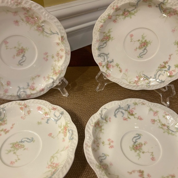 4-Pc Haviland & Co. Saucer Plates, The Princess Pink Flowers Blue Scrolls - Picture 6 of 10
